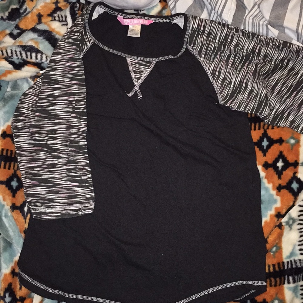 Half sleeve sleep shirt